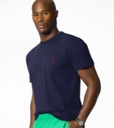 Short-sleeved t-shirt, cut for a comfortable, classic fit. With a chest pocket.