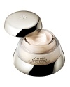 Extend the look of youth with newly re-formulated Advanced Super Revitalizing Cream. Patent-pending Bio-Revitalizing Complex reinforces skins elastic fibers, the key to promoting skins resilience and firmness. Prevent the first stages of line formation with this richly textured, ultra-hydrating formulation. Apply after cleanser and softener.
