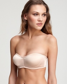 A strapless bra in a seamless silhouette with convertible straps for a versatile and barely there look.