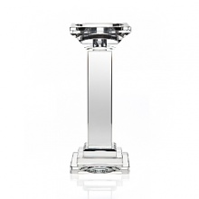 For over 160 years, Italian-based Ricci Argentieri has created superlatively crafted designs of timeless style. In that spirit, this elegant candlestick feature geometric angles and lines.