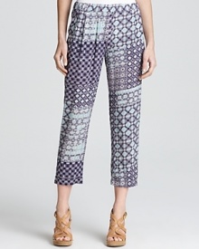 A bohemian-cool print infuses these statement-making Ella Moss pants with eclectic flair. A bohemian-cool print infuses these statement-making Ella Moss pants with eclectic flair.