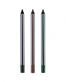 Pure wave of light in an exquisite texture. Offered in two versions, antique gold and copper, this exceptional pencil brightens eyes with metallic definition. Remarkably soft and creamy upon application, the formula is as precise as a kohl, as intense as an eyeliner. It creates a long-lasting, water-resistant outline which stays intense for hours. Pure wave of light in an exquisite texture. Offered in two versions, antique gold and copper, this exceptional pencil brightens eyes with metallic definition. Remarkably soft and creamy upon application, the formula is as precise as a kohl, as intense as an eyeliner. It creates a long-lasting, water-resistant outline which stays intense for hours.
