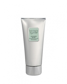 Adding to the Gourmande Body & Bath Collection, Laura Mercier introduces Body Butters. Packed with good-for-you ingredients, this new super-rich moisturizer absorbs quickly into skin. Shea Butter, Illipe Butter, Grape Seed Oil and Jojoba Esters work to moisturize and hydrate the skin, while Honey and Aloe Vera help to soothe. Fresh Fig is inspired by the creamy and nutty aromas of pistachio desserts, this super rich Body Butter delivers the ultimate in hydrating luxury and absorbs quickly into skin. Shea Butter and Illipe Butter provide rich moisturization, Grape Seed Oil and Jojoba Esters naturally soothe and hydrate while Honey and Aloe Vera Gel help soothe the skin. Adding to the Gourmande Body & Bath Collection, Laura Mercier introduces Body Butters. Packed with good-for-you ingredients, this new super-rich moisturizer absorbs quickly into skin. Shea Butter, Illipe Butter, Grape Seed Oil and Jojoba Esters work to moisturize and hydrate the skin, while Honey and Aloe Vera help to soothe. Fresh Fig is inspired by the creamy and nutty aromas of pistachio desserts, this super rich Body Butter delivers the ultimate in hydrating luxury and absorbs quickly into skin. Shea Butter and Illipe Butter provide rich moisturization, Grape Seed Oil and Jojoba Esters naturally soothe and hydrate while Honey and Aloe Vera Gel help soothe the skin.