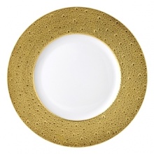 This collection was inspired by marine landscapes: the decorative pattern on the wide brimmed plates resembles the effervescent spray of ocean waves that crash and wash onto shore. The subtle effects on porcelain combined with skillful enameling techniques infuse Ecume with a contemporary yet poetic quality. The collection creates a highly elegant yet modern table setting. This collection was inspired by marine landscapes: the decorative pattern on the wide brimmed plates resembles the effervescent spray of ocean waves that crash and wash onto shore. The subtle effects on porcelain combined with skillful enameling techniques infuse Ecume with a contemporary yet poetic quality. The collection creates a highly elegant yet modern table setting.
