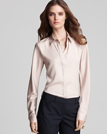 Exude classic, polished style in this tailored button-down from Theory. Exude classic, polished style in this tailored button-down from Theory.