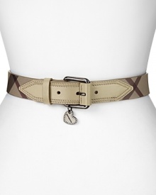Showcase Burberry's signature check with the iconic Lovitt belt. Showcase Burberry's signature check with the iconic Lovitt belt.