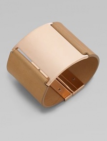 This supple, matte metallic leather design adds interest with a shiny plaque. LeatherBrassLength, about 7½Push clasp closure with safetyMade in Italy This supple, matte metallic leather design adds interest with a shiny plaque. LeatherBrassLength, about 7½Push clasp closure with safetyMade in Italy