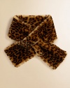 A plush faux-fur scarf in a fun leopard print adds a luxe touch to wrap along the neck during those chilly winter months.Slit opening with loop35 X 480% acrylic/20% modacrylicDry cleanImported