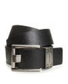 Featuring a vintage reversible buckle, this reversible cracked leather belt from Calvin Klein makes a great choice for relaxed, weekend wear.