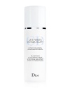 A silky cleansing milk that effectively removes makeup and impurities from the skin, while balancing and purifying normal and combination skin.