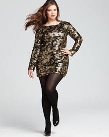 Utterly glam with a modern edge, this gold-and-black Prairie New York shift brings fashion to the frontline with a dazzling pattern and body-con silhouette. Utterly glam with a modern edge, this gold-and-black Prairie New York shift brings fashion to the frontline with a dazzling pattern and body-con silhouette.