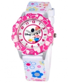 Pretty polka dots and flowers! Featuring iconic Disney character, Minnie Mouse, this floral watch flaunts a glitzy design.