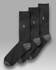 Polo Ralph Lauren 3-pack ribbed contrast crew socks. Ribbed cotton crew sock with embroidered polo player. Contrasting heel and toe. out