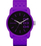 Hot off the presses! This vibrant unisex watch from Diesel glams up your weekend look.