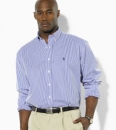 Long-sleeved sport shirt, cut for a comfortable, classic fit.