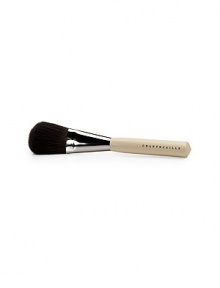 An oversized brush to apply face powder. Made of luxuriously soft black squirrel hair. Also available with a shortened handle. An oversized brush to apply face powder. Made of luxuriously soft black squirrel hair. Also available with a shortened handle.