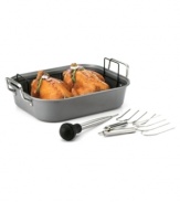 Beautifully browned on the outside; moist and juicy on the inside -- this all-inclusive roaster set gives you all the tools you'll need to prepare the perfect turkey. Limited lifetime warranty.