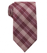 In a natty glen plaid, this wool tie from Perry Ellis lets you change up your style to suit the season.