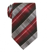 Let the polished plaid pattern of this Alfani tie set you straight on the path from cubicle to corner office.