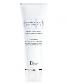 A creamy cleanser with a velvety texture that perfectly foams away makeup and impurities, while restoring balance to normal and combination skin. A creamy cleanser with a velvety texture that perfectly foams away makeup and impurities, while restoring balance to normal and combination skin.