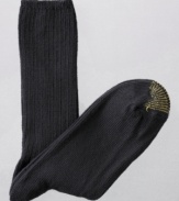 A thick, luxurious casual sock in combed cotton. Ribbed texture all over. Style 633E.