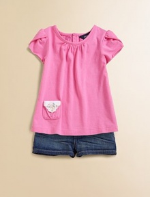 This essential denim short is utterly adorable with a cool faded wash.Snap closureRear elasticized waistband with belt loopsZip flyFive-pocket style99% cotton/1% elastaneMachine washImported This essential denim short is utterly adorable with a cool faded wash.Snap closureRear elasticized waistband with belt loopsZip flyFive-pocket style99% cotton/1% elastaneMachine washImported