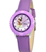 Every little girl's a princess with this adorable Time Teacher watch from Disney. Featuring Disney princess Tiana, the hour and minute hands are clearly labeled for easy reading.