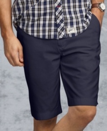 Laid back and relaxed, this classic chino short offers a refined choice for a warm weather day. Laid back and relaxed, this classic chino short offers a refined choice for a warm weather day.