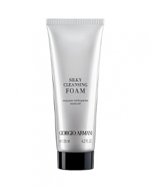 A soft foaming cream that effectively cleanses the face while preserving its comfort. This soap-free, gentle cleanser is like a mineral bath for the face, and helps to maintain the moisture balance of the skin. Skin feels fresh, purified and more-radiant. Impurities, which tend to dull the complexion, are removed, leaving the skin brighter and healthy-looking.- ideal for normal/oily skin types - contains salycylic acid Application techniques:Apply two or three pearls of the foam onto dry hands. Emulsify with a small amount of lukewarm water. Apply and massage the rich, foaming later all of the face for at least one minute. Rinse off thoroughly with water. A soft foaming cream that effectively cleanses the face while preserving its comfort. This soap-free, gentle cleanser is like a mineral bath for the face, and helps to maintain the moisture balance of the skin. Skin feels fresh, purified and more-radiant. Impurities, which tend to dull the complexion, are removed, leaving the skin brighter and healthy-looking.- ideal for normal/oily skin types - contains salycylic acid Application techniques:Apply two or three pearls of the foam onto dry hands. Emulsify with a small amount of lukewarm water. Apply and massage the rich, foaming later all of the face for at least one minute. Rinse off thoroughly with water.