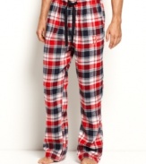 Take your favorite college team to bed with you with these MLB team logo flannel sleepwear pants from College Concepts.