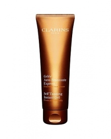 Non-oily, easily absorbed self tanning gel, ideal for those who wish to maintain a year-round tanned appearance. There's no need to wait before dressing. Non-oily, easily absorbed self tanning gel, ideal for those who wish to maintain a year-round tanned appearance. There's no need to wait before dressing.
