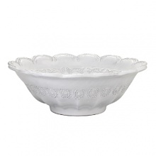 A must-have, handmade statement piece from the Incanto collection, this scalloped edge bowl is perfect for serving pasta or salad at a dinner party, or as a decorative piece for the table.