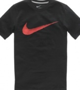 The classic Nike swoosh readies your on-the-field style.