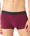 Mens cotton trunk by Calvin Klein is made with lightweight and breathable cotton and with added stretch to move when you do.