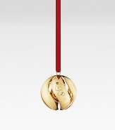 Celebrate the season with this elegant goldplated design, delicately etched with angles and stars and curved in perfect sphere.2012 editionHeight, about 2.12GoldplatedImported