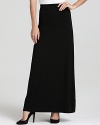 This must-have Lyssé Leggings maxi skirt earns staple status with a wide, four-way stretch waistband that flattens the tummy for a flattering, trend-right silhouette.