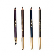 A genuine kohl pencil to add intensity to the eyes with iridescent, metallic or matt highlights. This product comes in a moulded texture that can hold maximum particle content and thereby intensify its metallic, gleaming highlights. In addition, it contains a very high percentage of oils and waxes so the product goes on as easily as cream eyeshadow. It only takes an instant to apply Phyto-Khol Perfect and obtain precise, high-definition lash lines. Its firm pencil lead helps draw flawless and precise lines and respects the delicate skin of the eyelids It texture offers an ultimate glide-on power and comfort for easy application and long wear. Available in 6 pure and intense shades to create myriad effects! A genuine kohl pencil to add intensity to the eyes with iridescent, metallic or matt highlights. This product comes in a moulded texture that can hold maximum particle content and thereby intensify its metallic, gleaming highlights. In addition, it contains a very high percentage of oils and waxes so the product goes on as easily as cream eyeshadow. It only takes an instant to apply Phyto-Khol Perfect and obtain precise, high-definition lash lines. Its firm pencil lead helps draw flawless and precise lines and respects the delicate skin of the eyelids It texture offers an ultimate glide-on power and comfort for easy application and long wear. Available in 6 pure and intense shades to create myriad effects!