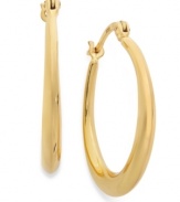 Shapely sophistication. Giani Bernini's 3 mm hoop earrings, set in 24k gold over sterling silver, present a look that's visually stunning. Approximate diameter: 1 inch.