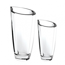 With its tear shaped opening, Drop giftware is the essence of restraint and sensitivity of form. A high-quality crystal series with any number of uses, and especially fine as a solitaire piece for the coffee table. With its tear shaped opening, Drop giftware is the essence of restraint and sensitivity of form. A high-quality crystal series with any number of uses, and especially fine as a solitaire piece for the coffee table.