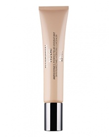 New Diorskin Nude Skin Perfecting Hydrating concealer provides the ultimate coverage to hide skin imperfections and create a flawless canvas. Smooth and velvety, this intensively moisturizing concealer has unique treatment properties that also help to minimize the appearance of dark circles and puffiness. New Diorskin Nude Skin Perfecting Hydrating concealer provides the ultimate coverage to hide skin imperfections and create a flawless canvas. Smooth and velvety, this intensively moisturizing concealer has unique treatment properties that also help to minimize the appearance of dark circles and puffiness.