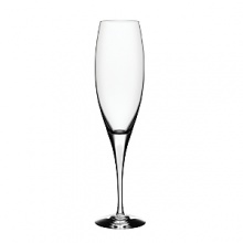 Designer Erika Lagerbielke created the successful Intermezzo glass series over 20 years ago and the handmade glass with its characteristic blue drop can be found in many homes around the world. This popular series is now available with a stylish transparent white drop. Intermezzo Satin is a sober glass that is suitable for all festive occasions; elegant and innocent white for weddings or graduations, or a crisp white for the winter's many celebrations. Designer Erika Lagerbielke created the successful Intermezzo glass series over 20 years ago and the handmade glass with its characteristic blue drop can be found in many homes around the world. This popular series is now available with a stylish transparent white drop. Intermezzo Satin is a sober glass that is suitable for all festive occasions; elegant and innocent white for weddings or graduations, or a crisp white for the winter's many celebrations.