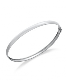 Subtle, yet stylish. Giani Bernini's bangle, set in sterling silver, represents a look that's both classic and contemporary with an elegant touch. Approximate diameter: 2-1/2 inches. Subtle, yet stylish. Giani Bernini's bangle, set in sterling silver, represents a look that's both classic and contemporary with an elegant touch. Approximate diameter: 2-1/2 inches.
