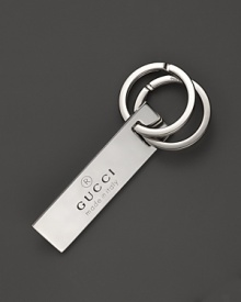 Keyrings with logo-stamped tag from Gucci. Keyrings with logo-stamped tag from Gucci.