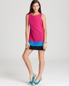 Work the color-block trend to perfection in this Akiko dress, cut in a '60s-inspired shift silhouette for a retro edge.