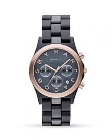 Sophisticated and shining, this MARC BY MARC JACOBS watch lends a timely air of luxe to your look.