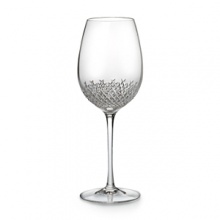 Alana Essence is a classic four-piece stemware suite; contemporary in its clarity and silhouette with just a taste of the venerable Alana diamond cuts at the base of each bowl. The fusion of this classic pattern with today's trends in crystal creates an exciting new stemware entry that will charm both the Waterford loyalist and brides to be. Waterford Crystal proudly announces that Alana Essence is dishwasher safe.