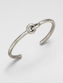 A minimalist design in antique-finished silvertone. Antique-finished silvertone brassSlip-on styleImported A minimalist design in antique-finished silvertone. Antique-finished silvertone brassSlip-on styleImported