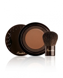 Discover the latest innovation from Guerlain: TERRACOTTA MINERAL.When Guerlain's legendary bronzing expertise unites with the power of minerals, the result is a natural-looking tan and a flawless finish - just like that of a sheer foundation. Applying your Terracotta is as easy as ever, thanks to its revolutionary format. Held in a clever, portable case with a mini professional Kabuki brush, the loose powder cannot escape! Discover the latest innovation from Guerlain: TERRACOTTA MINERAL.When Guerlain's legendary bronzing expertise unites with the power of minerals, the result is a natural-looking tan and a flawless finish - just like that of a sheer foundation. Applying your Terracotta is as easy as ever, thanks to its revolutionary format. Held in a clever, portable case with a mini professional Kabuki brush, the loose powder cannot escape!