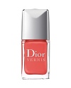 Dior's cult favorite, long-wearing nail lacquer in an array of modern shades, is back with a new formula and an oversize brush for quick and accurate application in a single stroke. Choose any high-fashion shade for a dose of dramatic color from your tips to your toes.