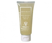 This transparent gel helps to dissolve impurities, exfoliate dead cells and leaves the skin smooth and soft. Natural extracts of white mulberry and lemon reduce melanin synthesis and contain toning and lightening properties. This transparent gel helps to dissolve impurities, exfoliate dead cells and leaves the skin smooth and soft. Natural extracts of white mulberry and lemon reduce melanin synthesis and contain toning and lightening properties.